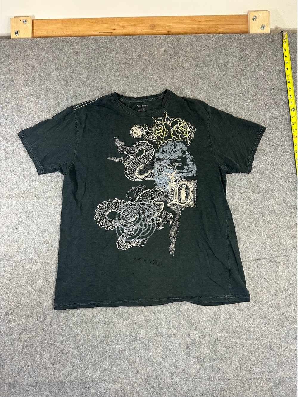 Vintage Y2K DKNY Jeans Dragon graphic T-shirt Size XL